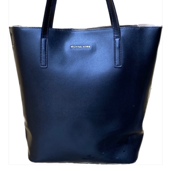 Michael Kors Collection Handbags - Michael Kors Classic Tote